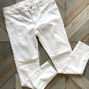 American Eagle super stretch white skinny jeans